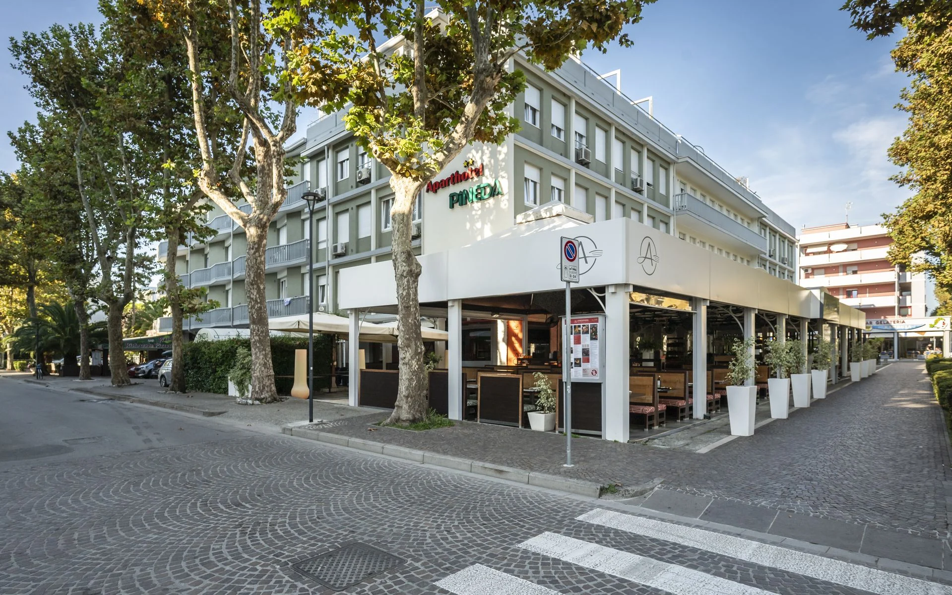 Foto dell'Aparthotel Pineda vista dalla strada